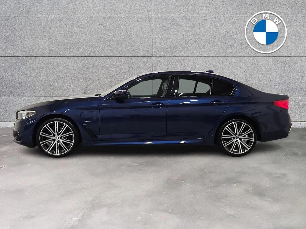 BMW 5-Series 530e M Sport iPerformance Saloon - Image 4