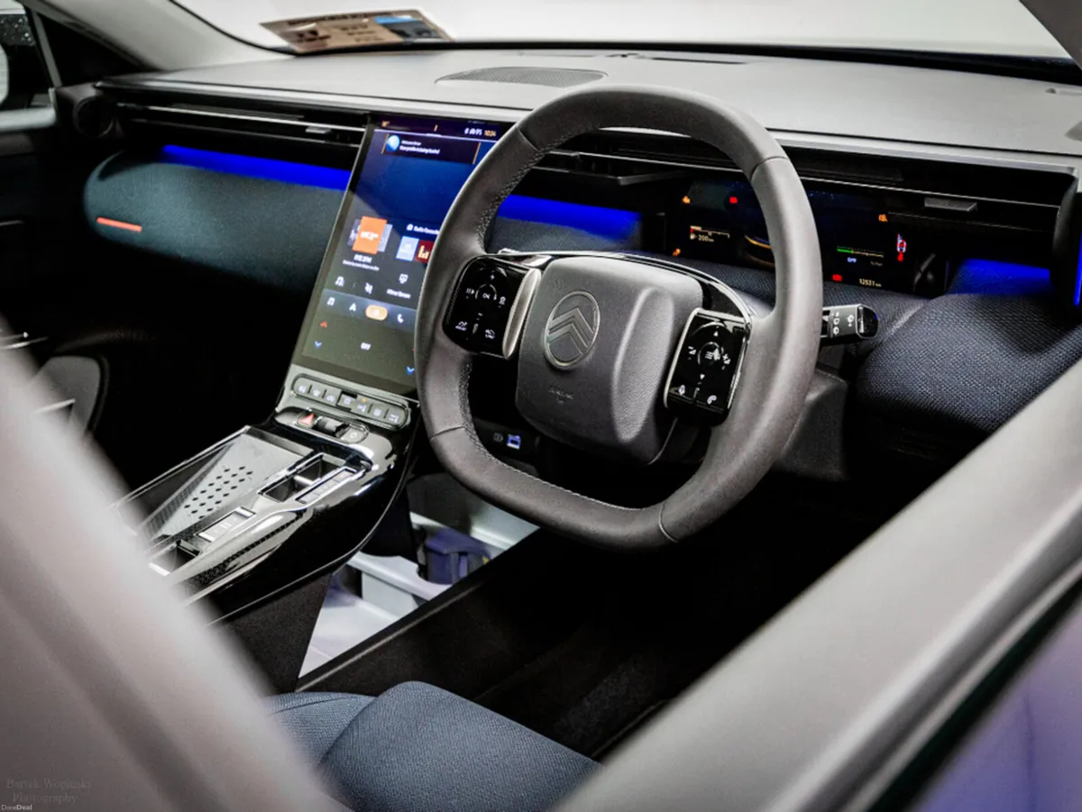 Citroen C5 Aircross Plus 1.2 Hybrid Auto 145HP - Image 2