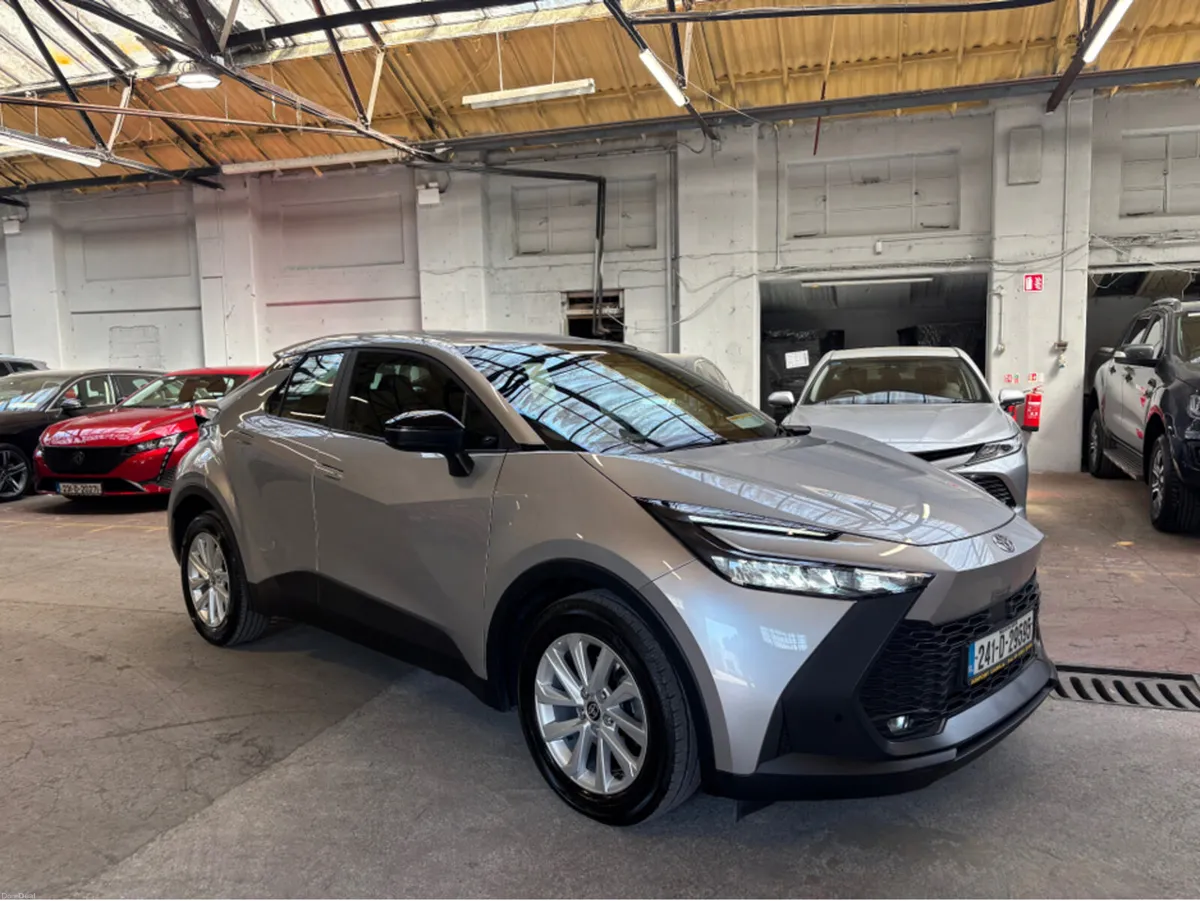 Toyota C-HR HYBRID LUNA 4DR AUTO New Model - Image 1