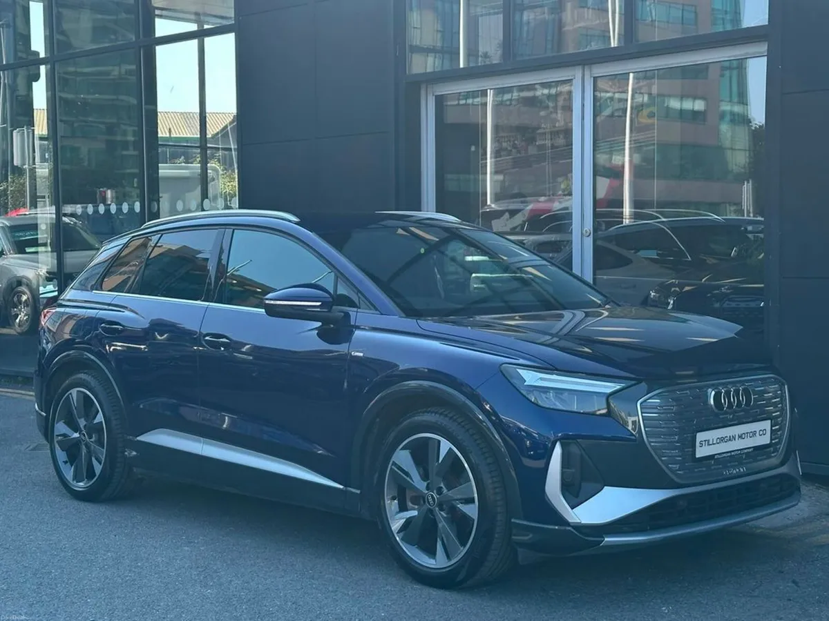 Audi Q4 e-tron S LINE - Image 3