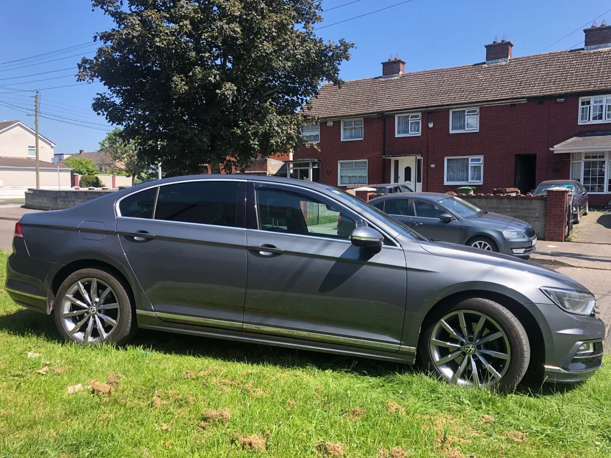 Volkswagen Passat R-Line 2.0 TDI Automatic - Image 2