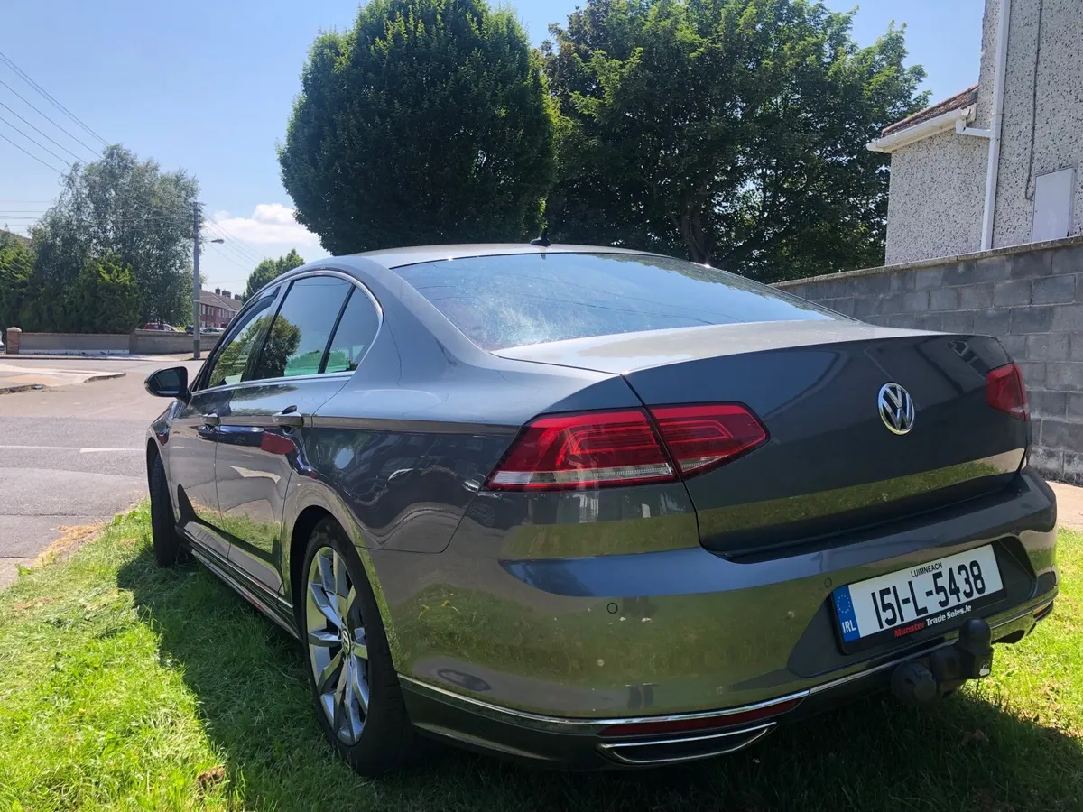 Volkswagen Passat R-Line 2.0 TDI Automatic - Image 4