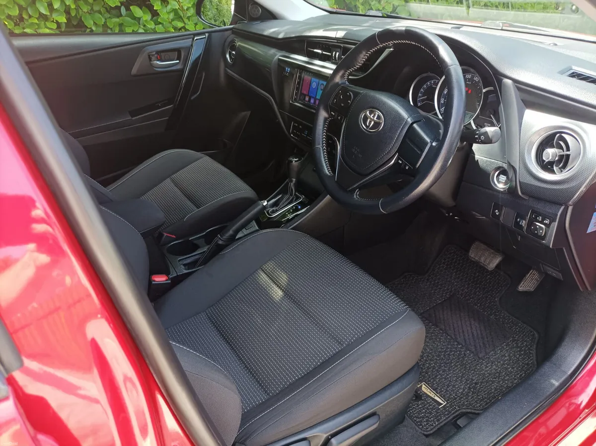 Toyota Auris 1.5 Petrol NOT HYBRID Automatic, 2017 - Image 3