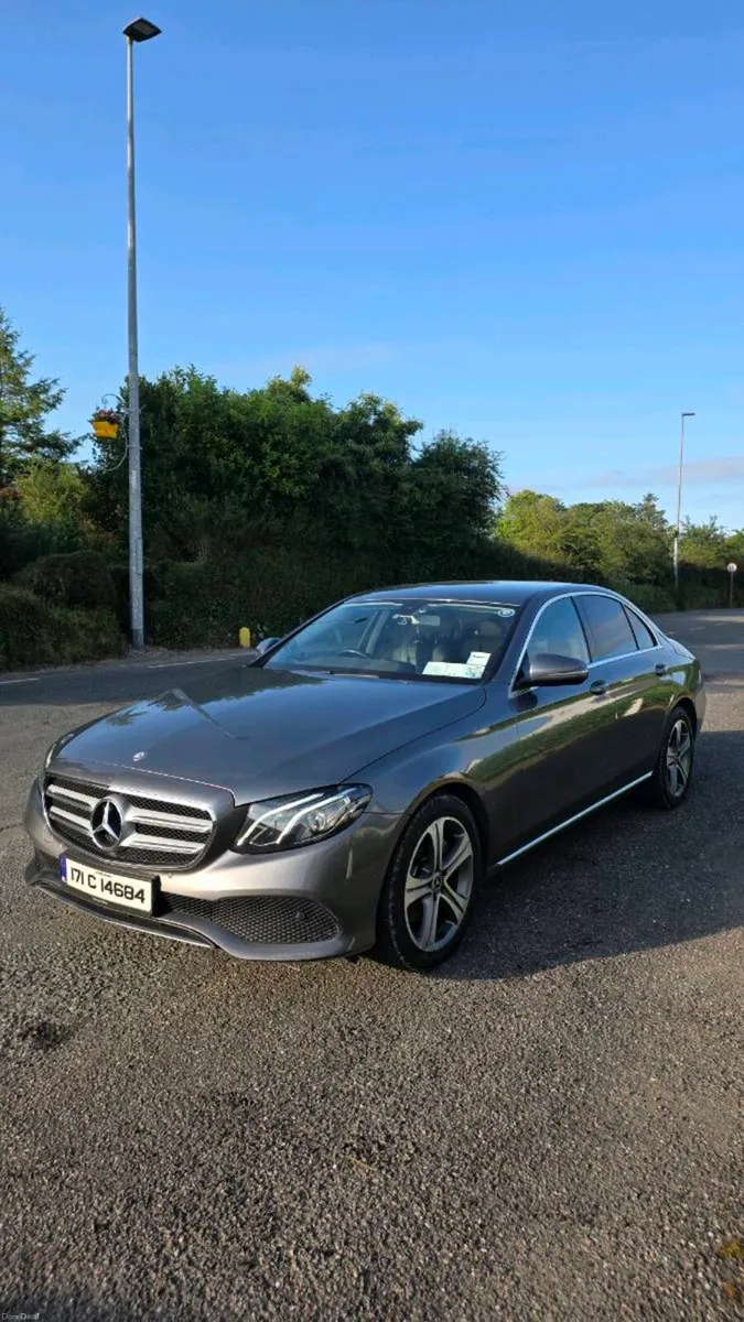 2017 Mercedes E220D SE - Image 3