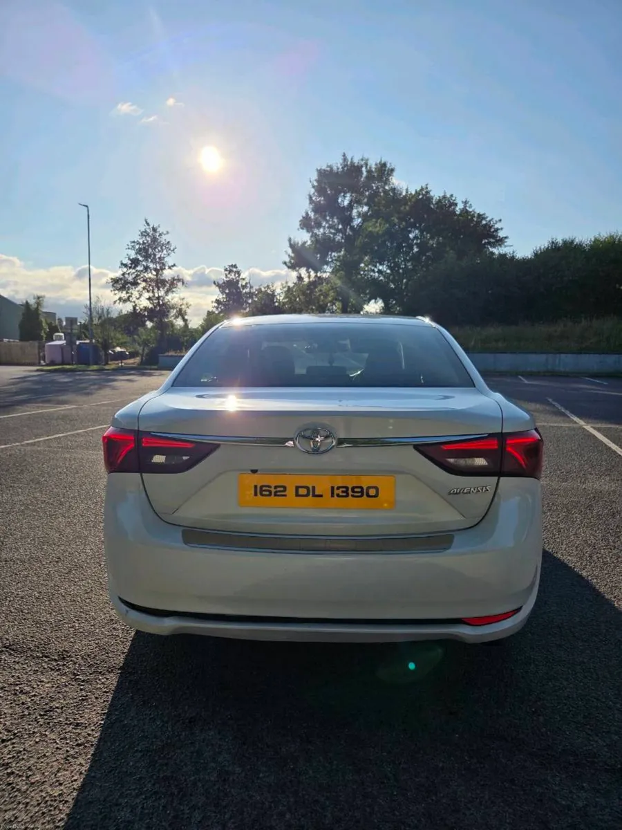 162 Toyota Avensis 2.0 D4D Business Edition - Image 4