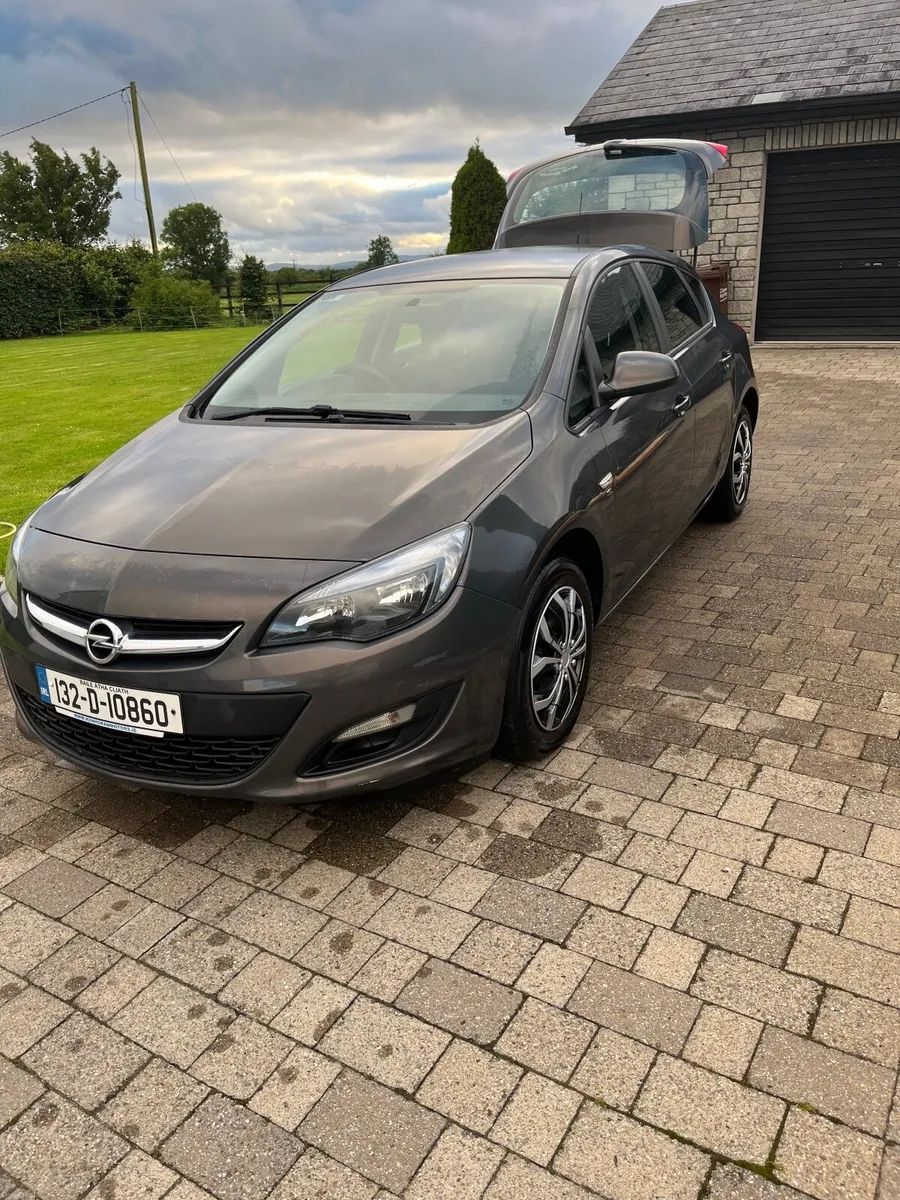 Opel Astra 2013 - Image 5