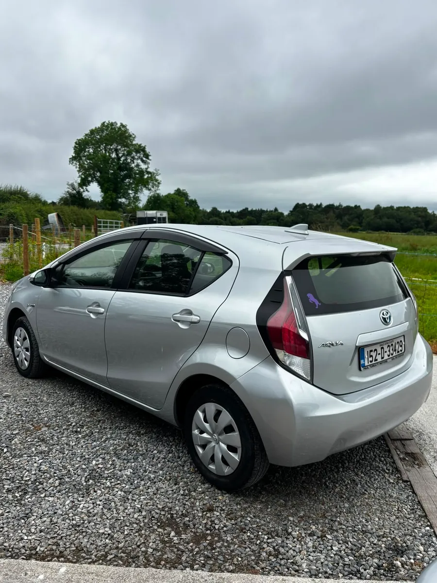 152 toyota Aqua automatic - Image 4