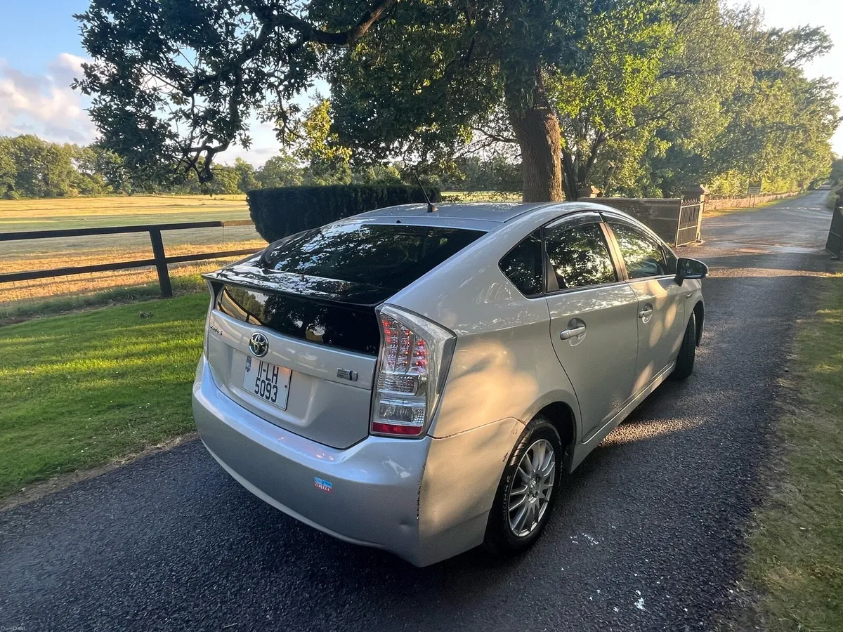 2011 TOYOTA PRIUS NEE NCT 07/27 TAX 02/27 - Image 3