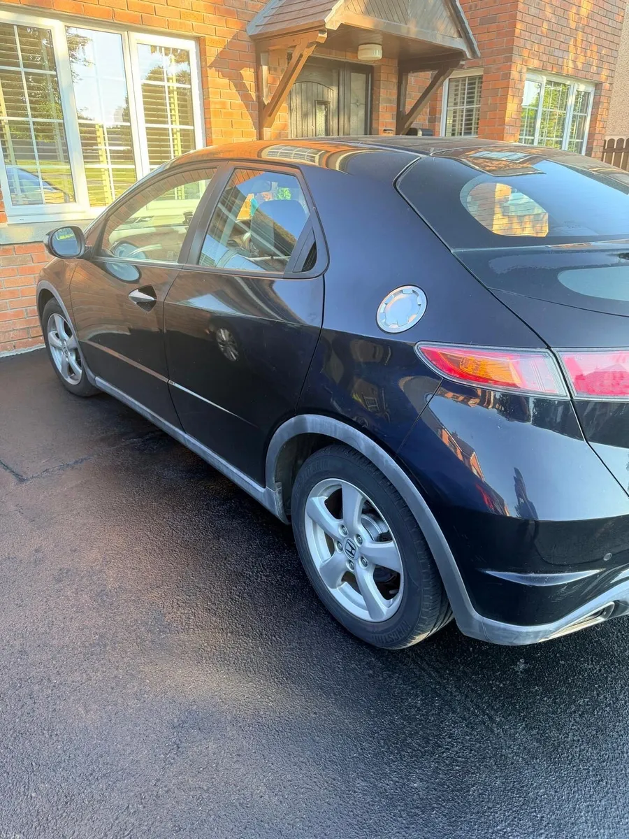 Honda Civic 2009 - Image 1