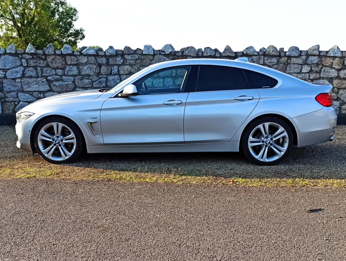 2015 BMW 420i Luxury • Unique • Harman Kardon - Image 4