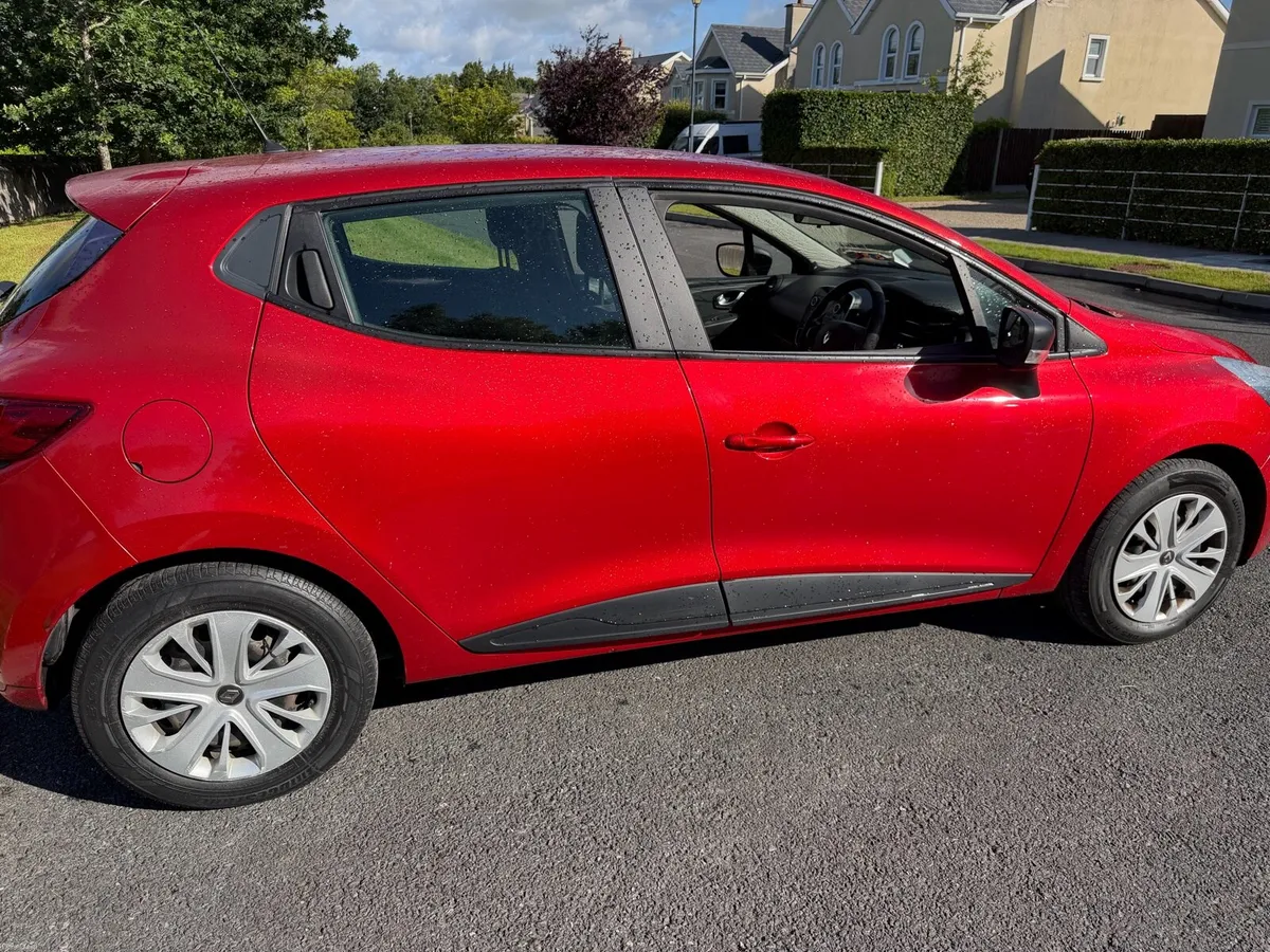 Renault Clio NCT until 05/28 - Image 3
