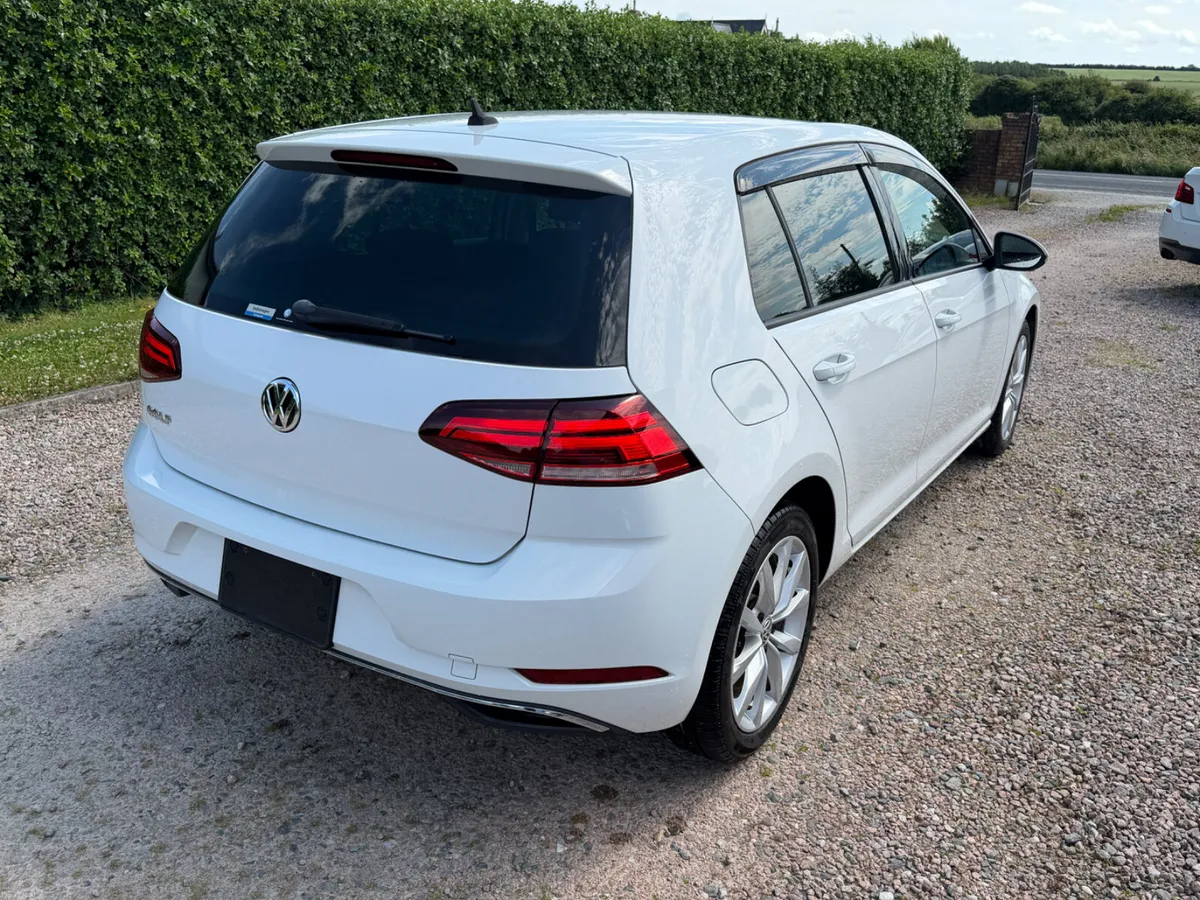 191 Volkswagen Golf Comfortline Tech Edition - Image 4