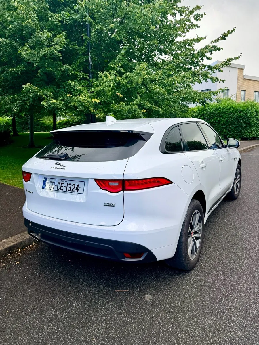 2017 Jaguar F-Pace R-Sport2.0D  AWD Automatic - Image 2
