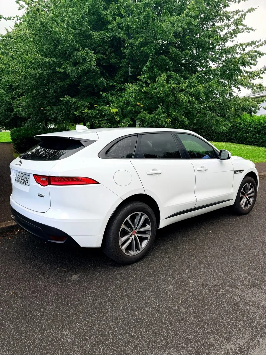 2017 Jaguar F-Pace R-Sport2.0D  AWD Automatic - Image 3
