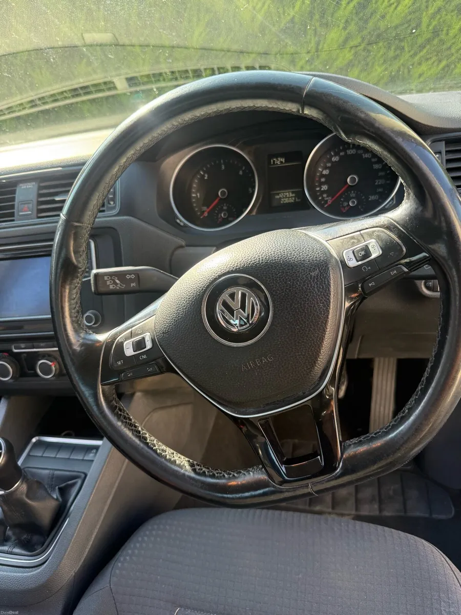 Volkswagen Jetta - Image 6