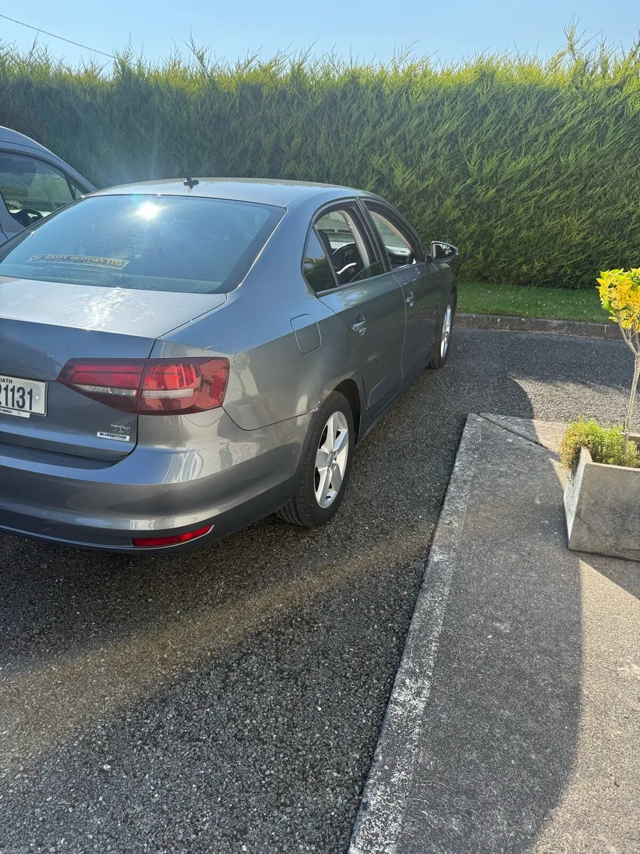 Volkswagen Jetta - Image 4