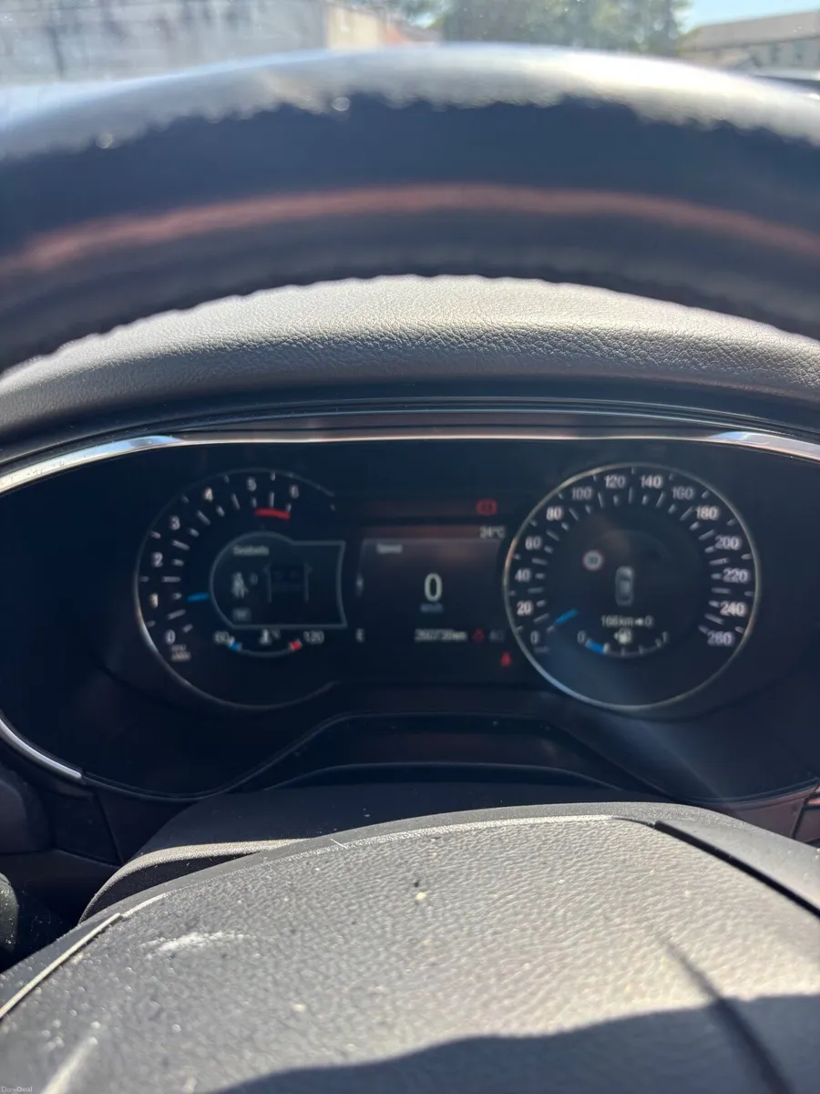 Ford Mondeo 2021 - Image 4