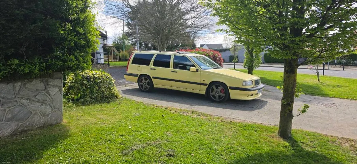 1995 Volvo 850 T-5R Estate Manual - Image 1