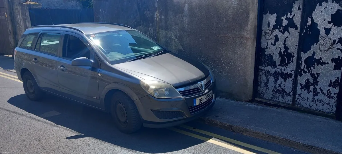 Vauxhall Astra 2009 - Image 1