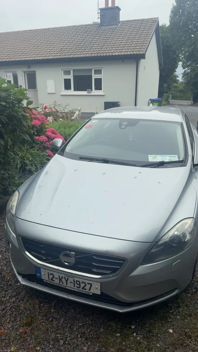 Volvo v40 - Image 1