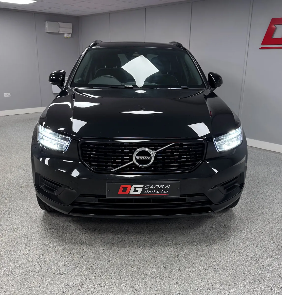 2022 Volvo XC40 1.5 T5 R Design Automatic - Image 2