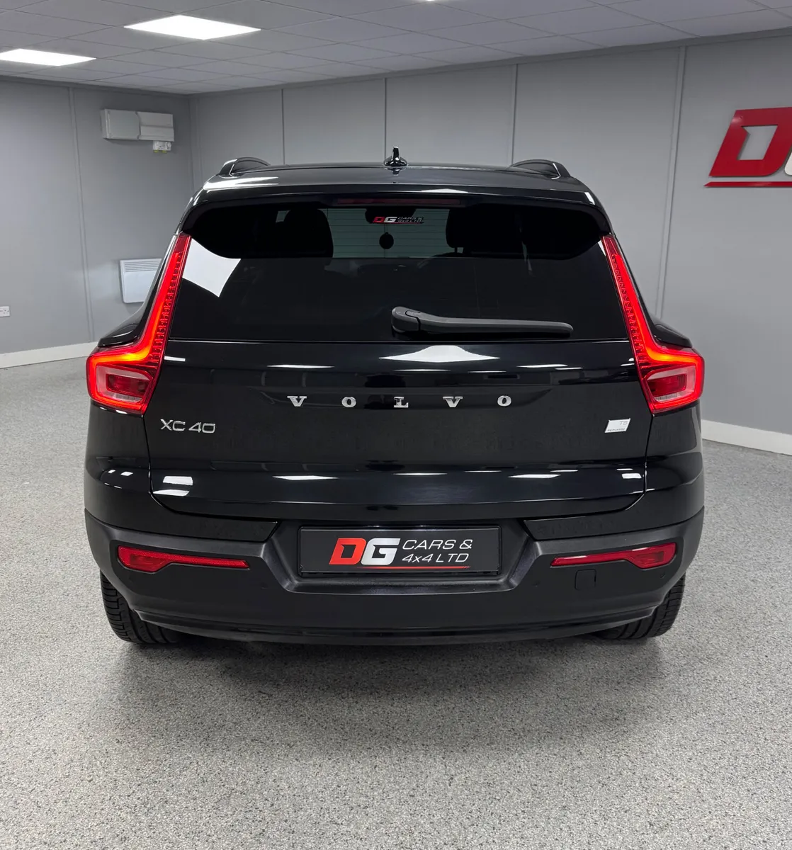 2022 Volvo XC40 1.5 T5 R Design Automatic - Image 6