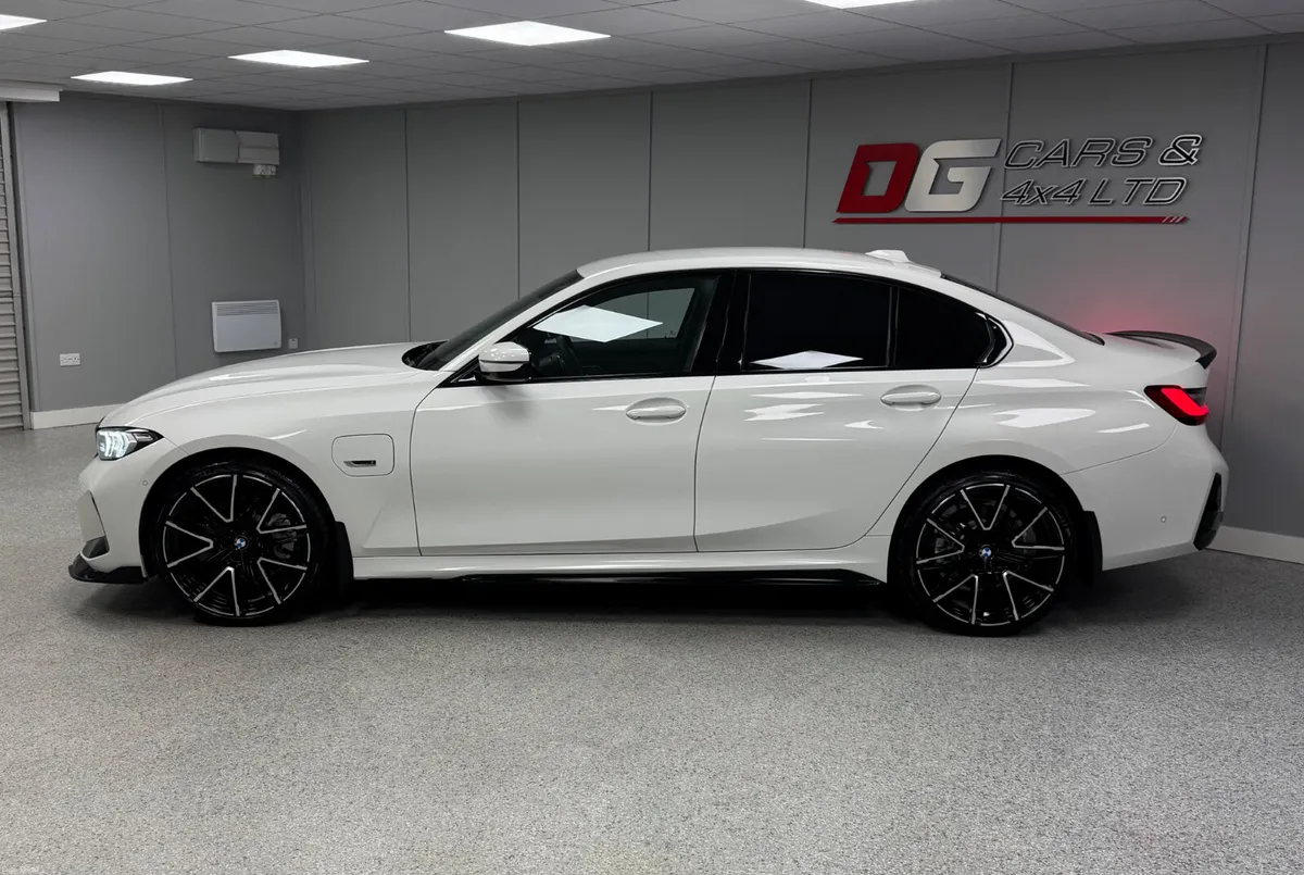 2022 BMW 330E M Sport LCI Automatic - Image 4