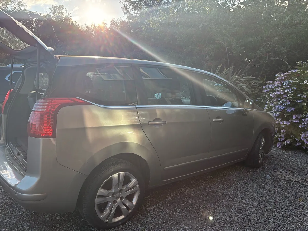 Peugeot 5008 - Image 4