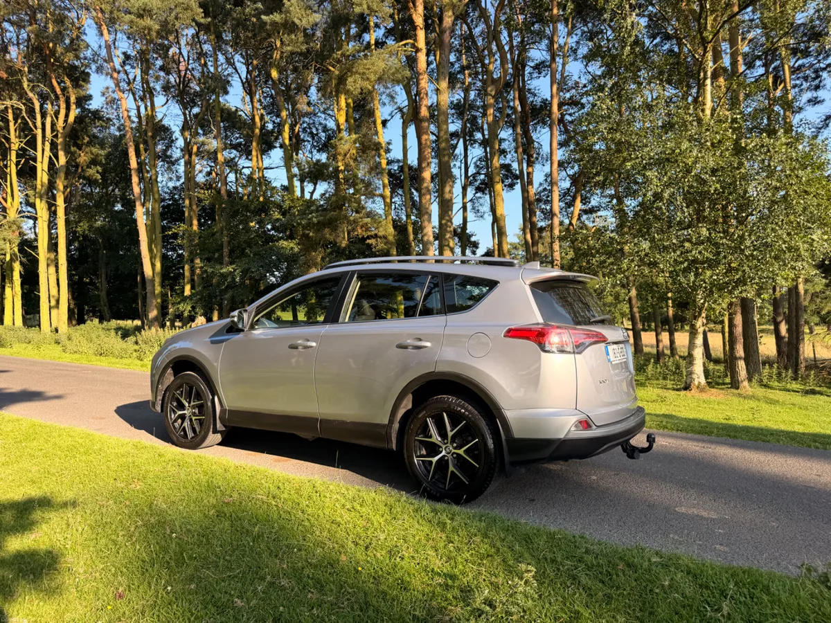 Toyota RAV4 2018 Diesel - Image 5