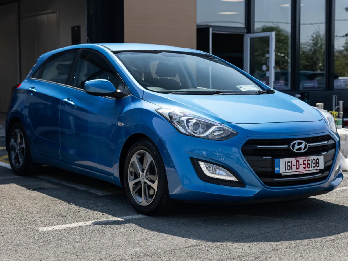 Hyundai i30 SE BLUE DRIVE 5DR AUTO - Image 1