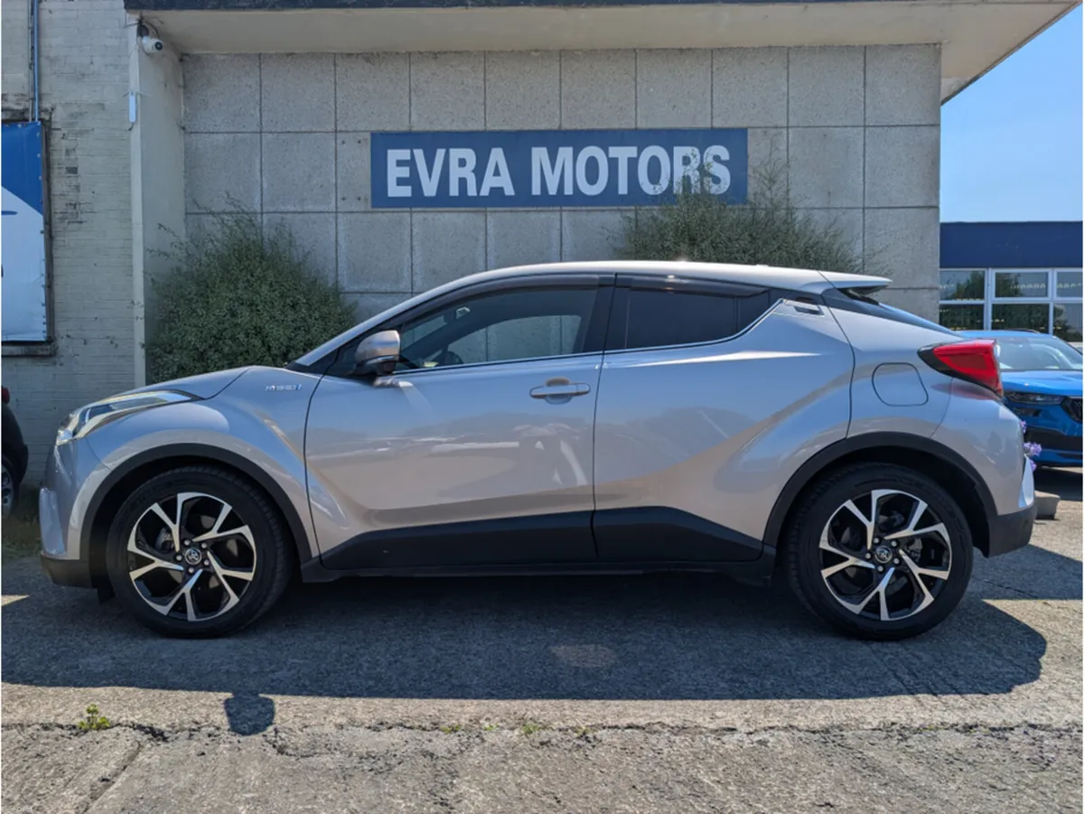 Toyota C-HR HYBRID AUTOMATIC 1.8 PETROL //HALF LEA - Image 4