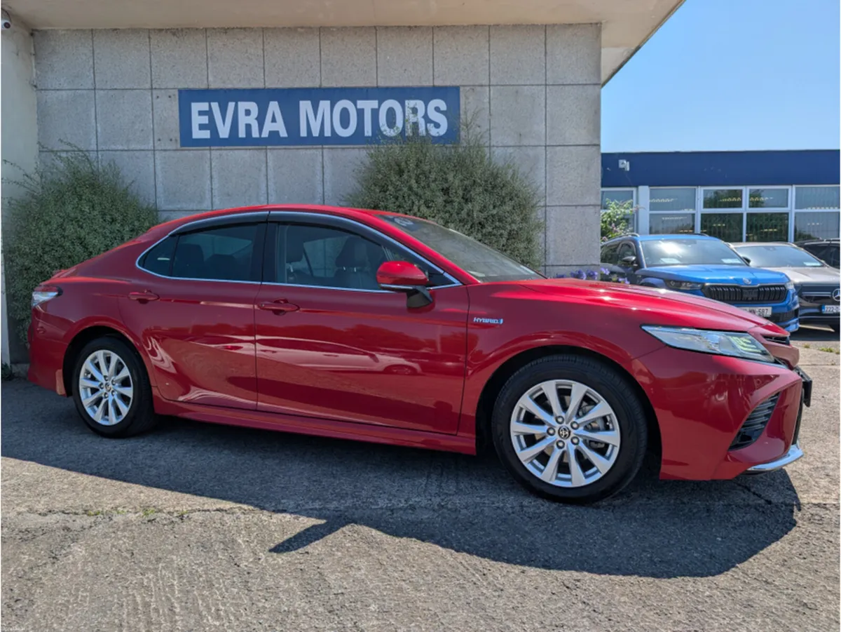 Toyota Camry WS AUTOMATIC HYBRID 2.5 PETROL //REVE - Image 3