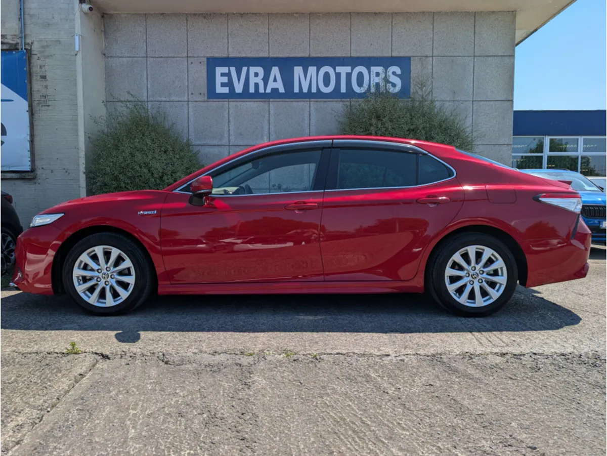 Toyota Camry WS AUTOMATIC HYBRID 2.5 PETROL //REVE - Image 4