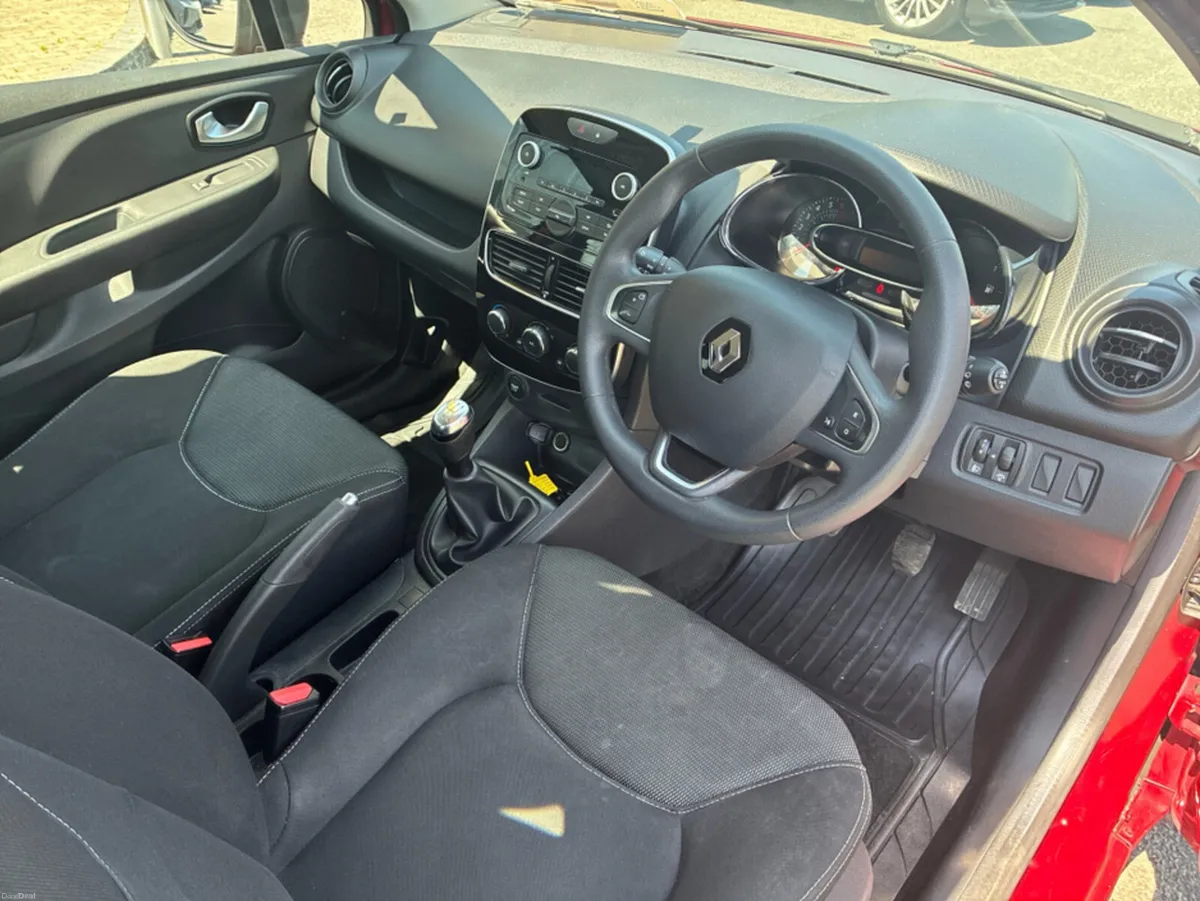 Renault Clio 1.2 PLAY 75BHP 5DR - Image 6