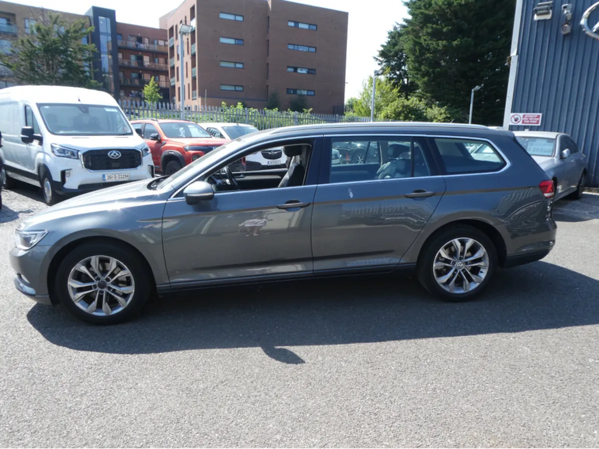 Volkswagen Passat 2.0 TDI SE BUSINESS BLUEMOTION 1 - Image 4
