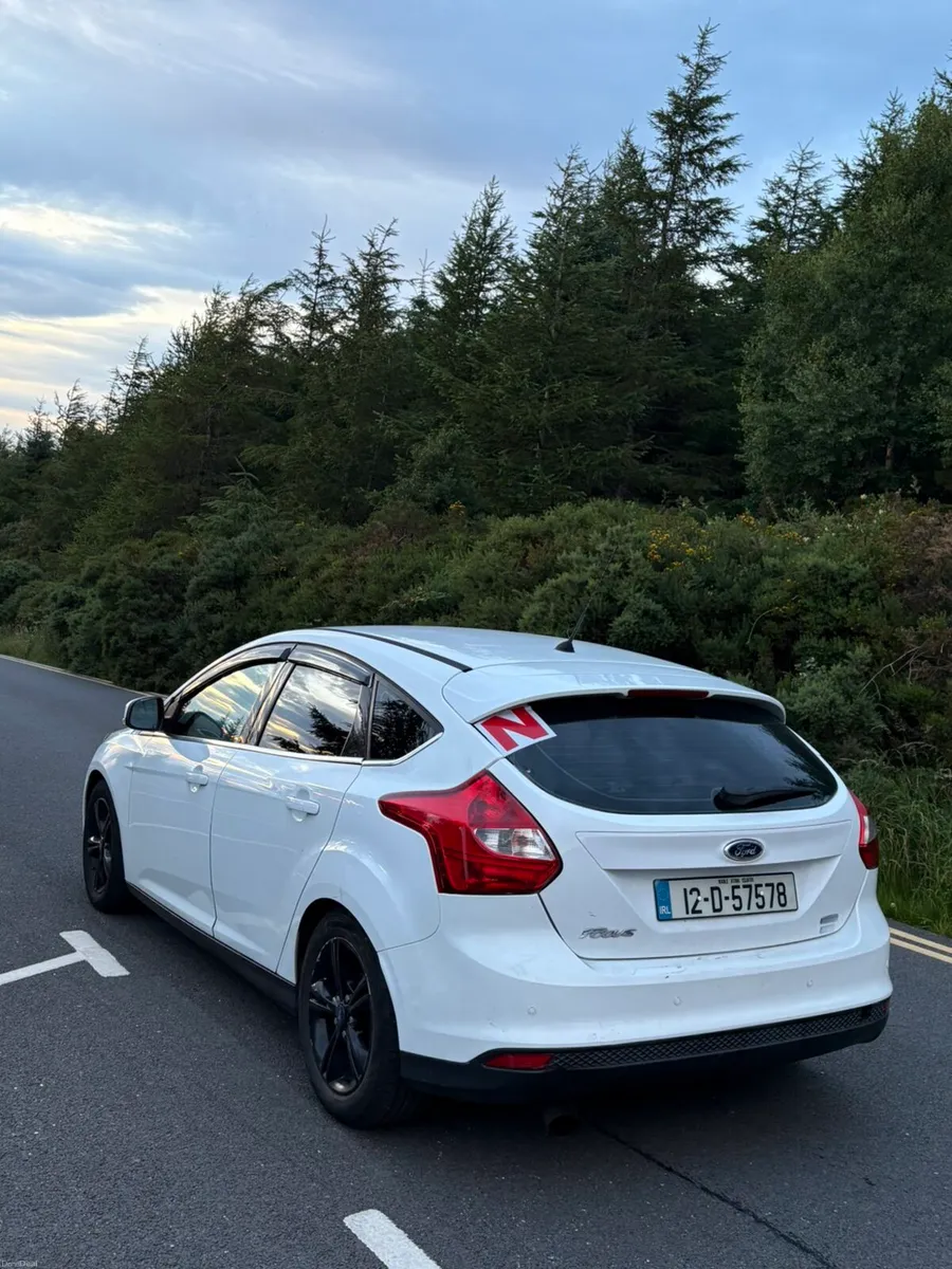 2012 ford focus 1L - Image 2