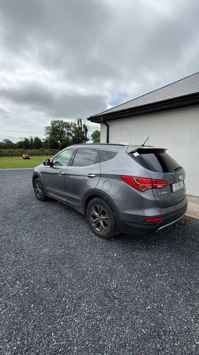 2013 Hyundai Santa Fe NCT 08/27 4wd / 7 seater - Image 2