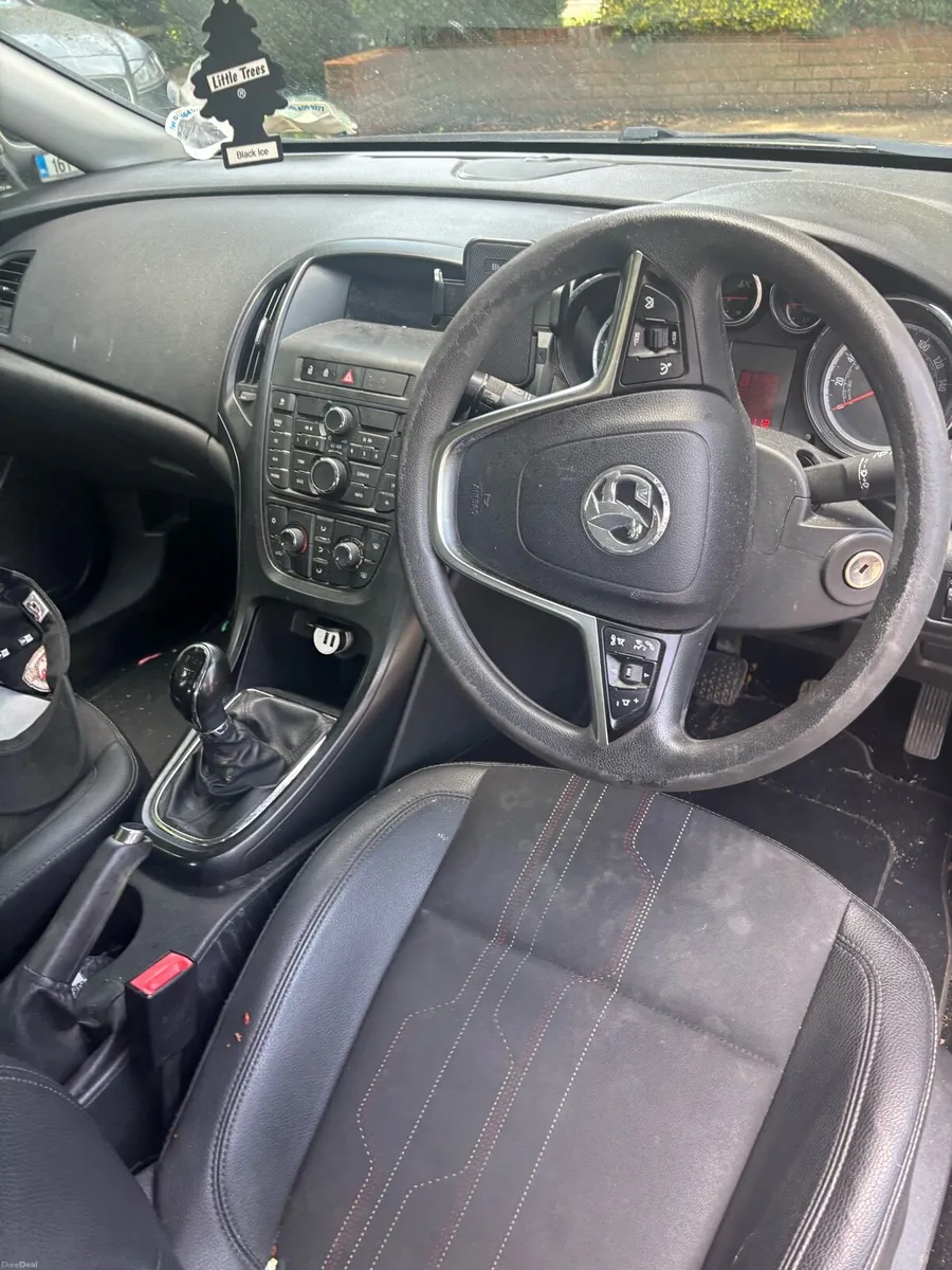Vauxhall Astra fresh NCT July 2027 - Image 4