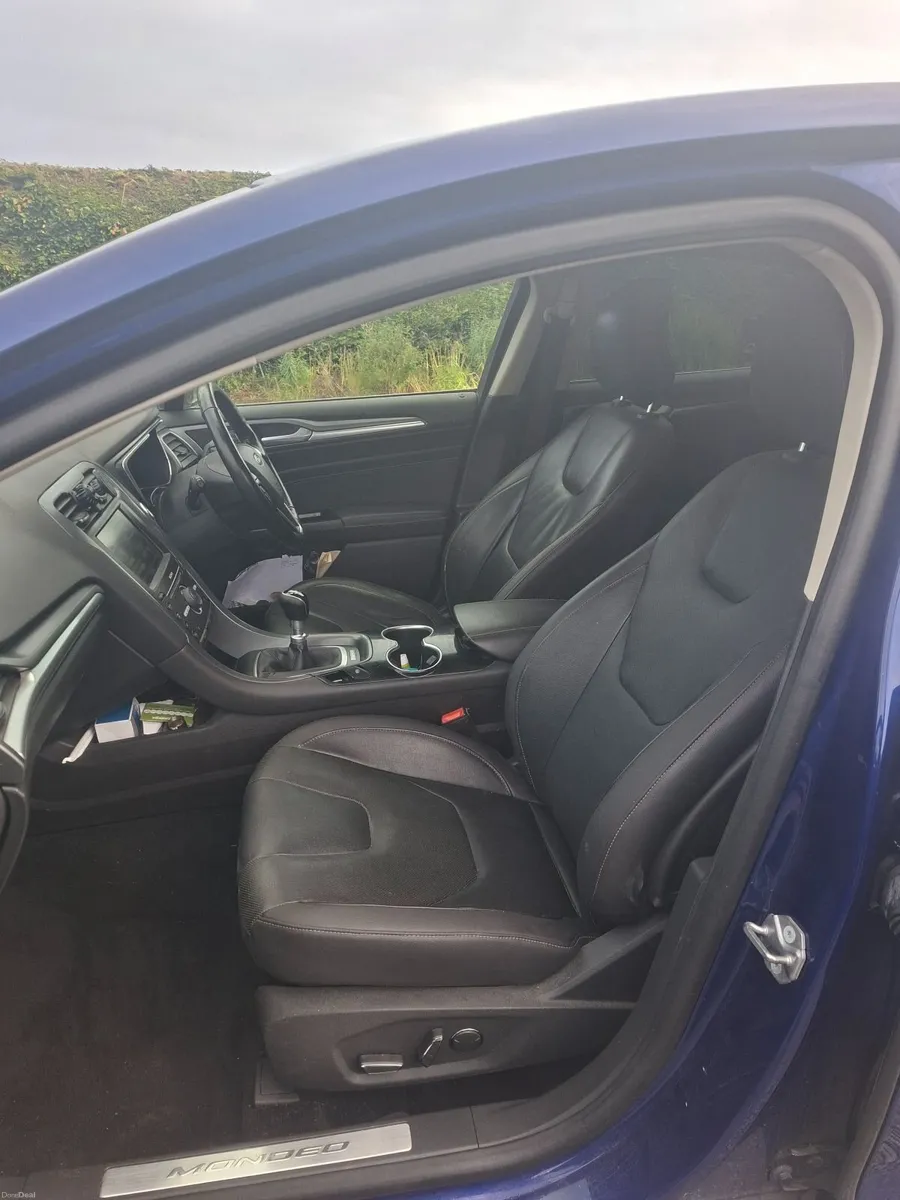 Ford Mondeo Titanium, High Spec 2015 luxury trim - Image 4