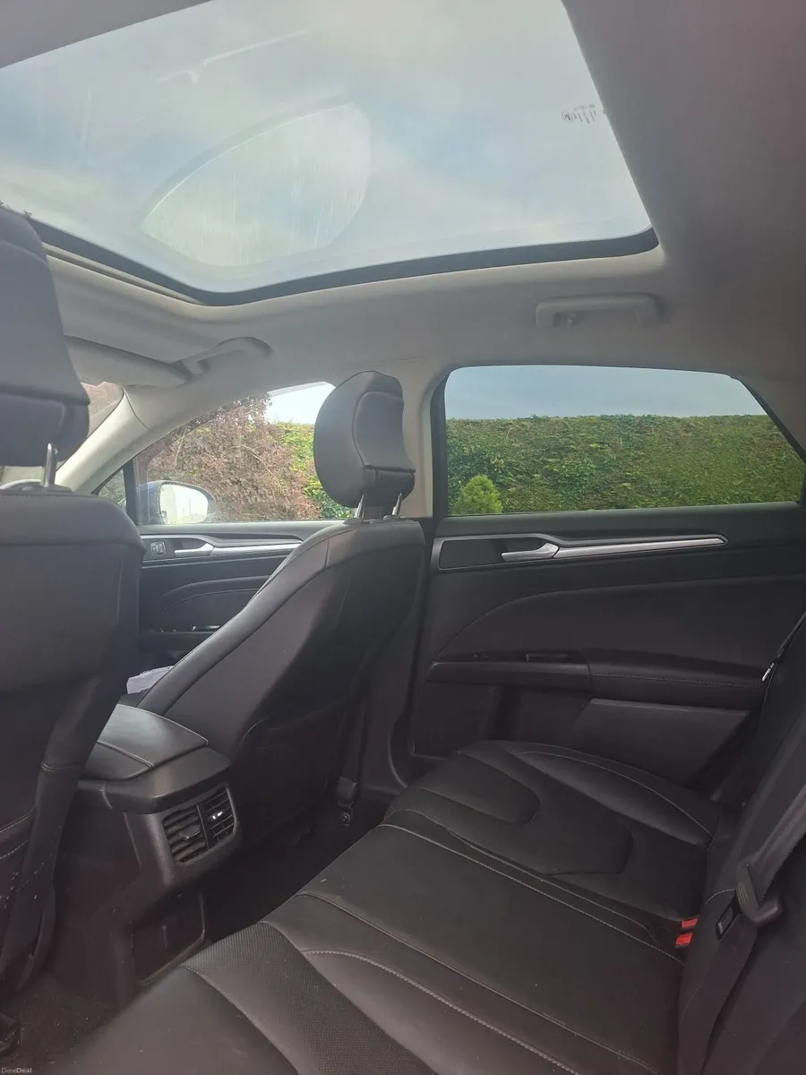 Ford Mondeo Titanium, High Spec 2015 luxury trim - Image 5