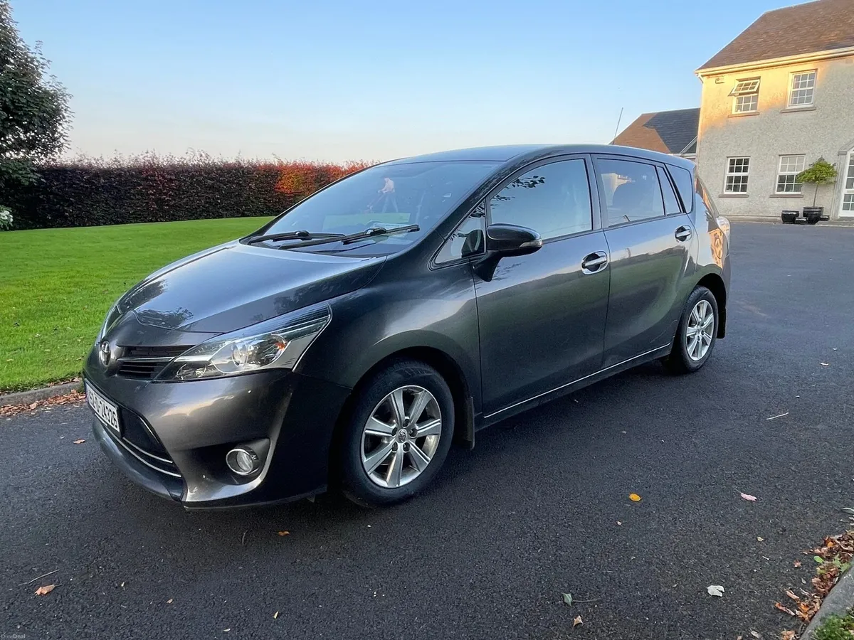 Toyota Verso - 7 Seater - Image 5