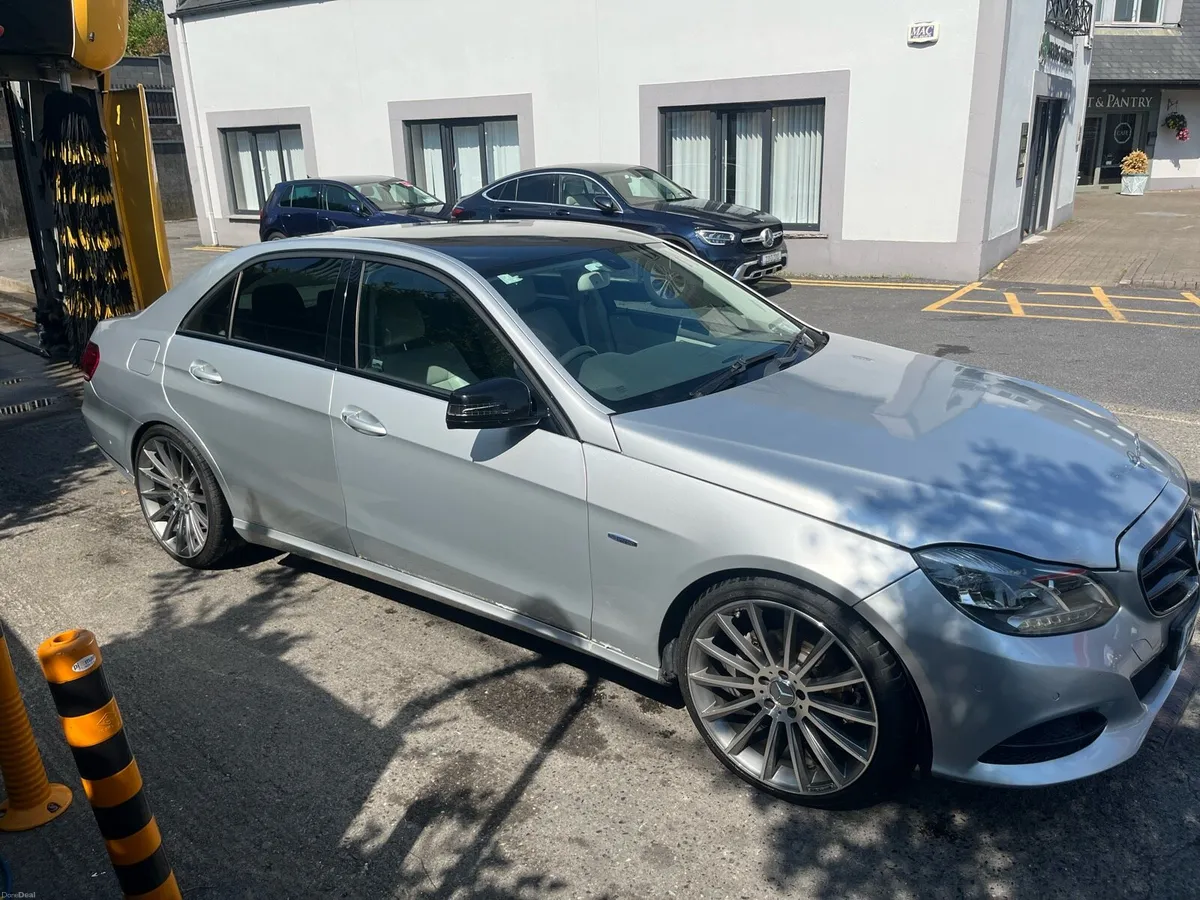 Mercedes E220-AMG - Image 2