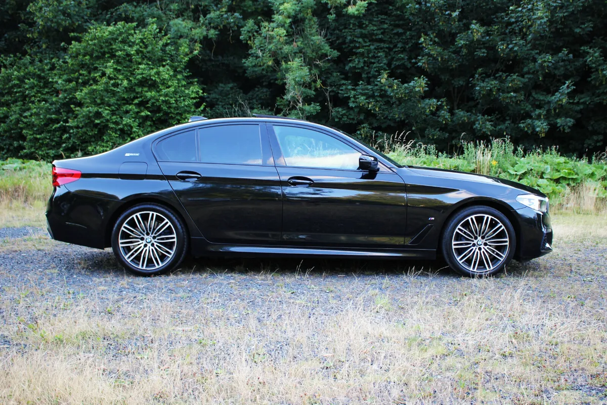 BMW 530E M-SPORT+/F.S.H./1 OWNER/BLACK EDITION - Image 4