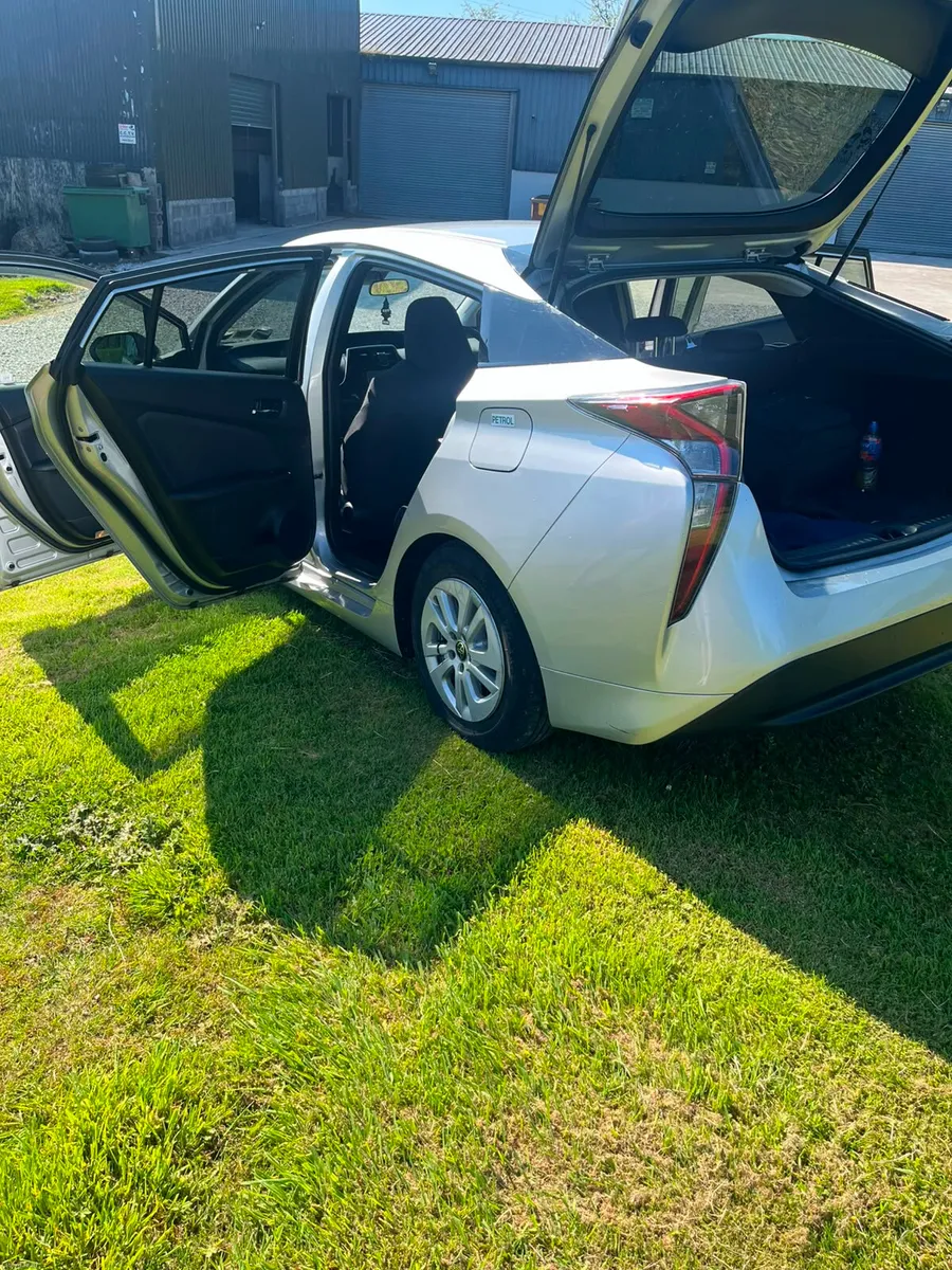Toyota Prius 2018 - Image 5