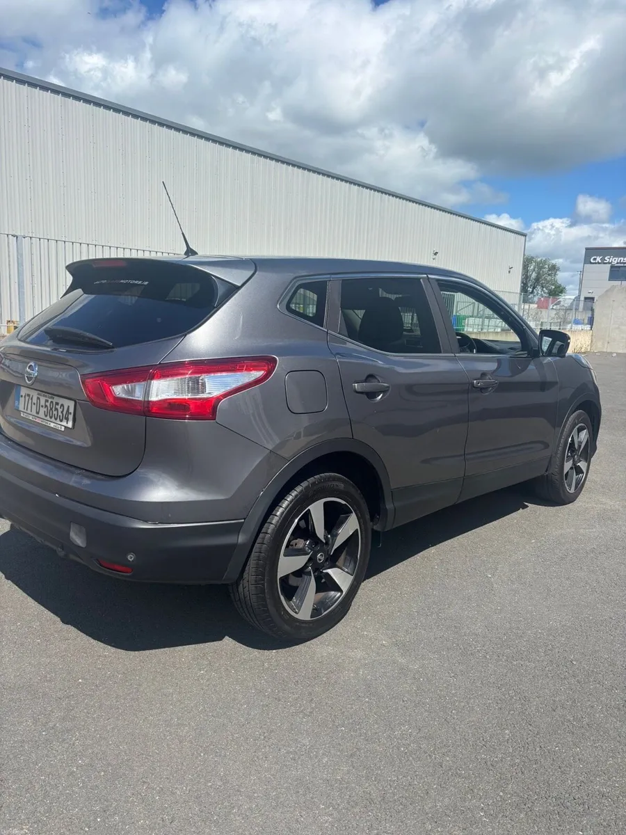 Car - Image 4