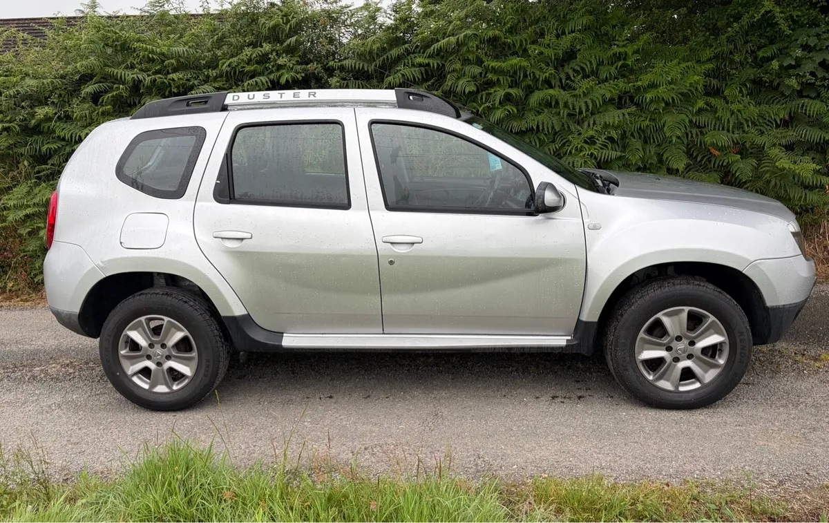Dacia Duster 1.5 DCI SIGNATURE - Image 2