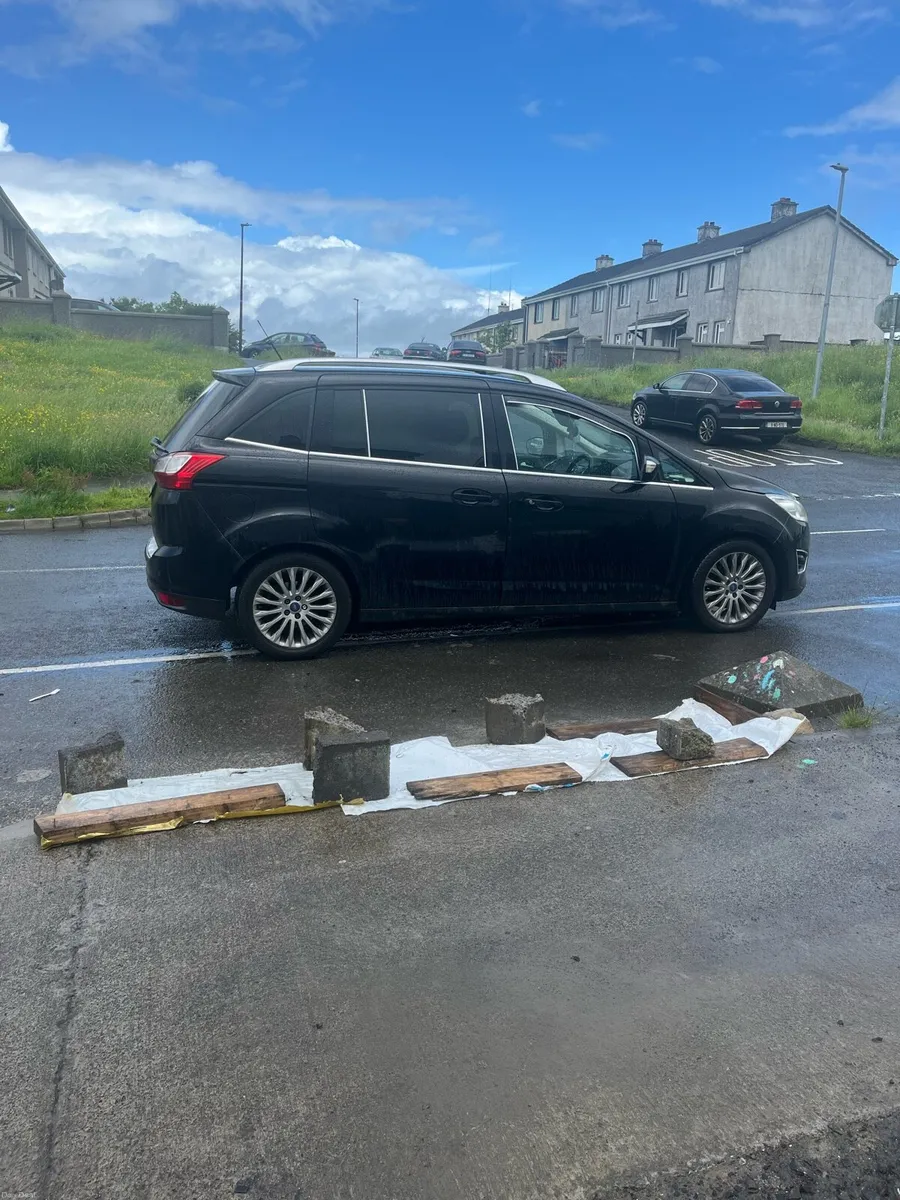 12 Ford cmax 7seater(cheap) - Image 4