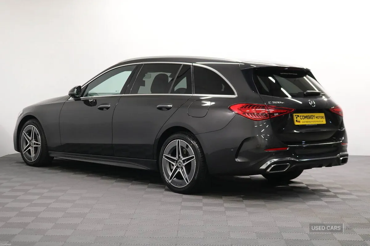 Mercedes-Benz C-Class C300e AMG Line - Image 4