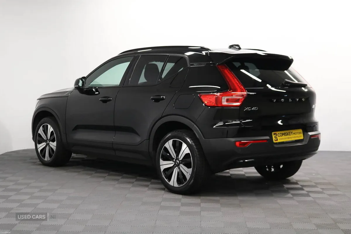 Volvo XC40 Plus - Image 4