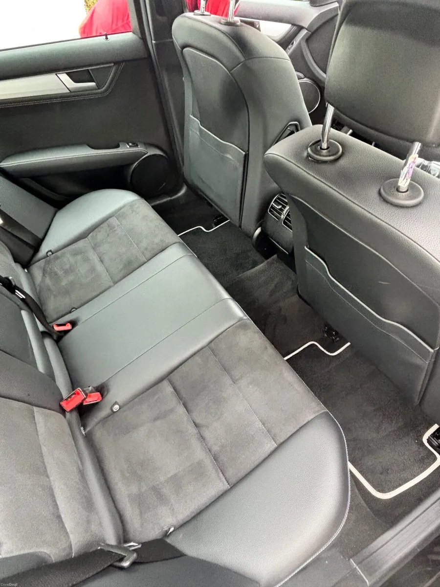 Mercedes-Benz C-Class 2014-NewNCT - Image 4